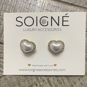 Soigné Gold & Pearl Heart Stud Earrings
